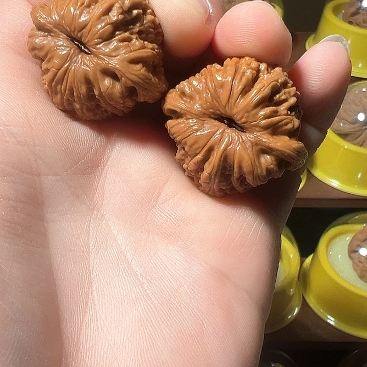 文玩核桃吊坠T****S泥鳅背