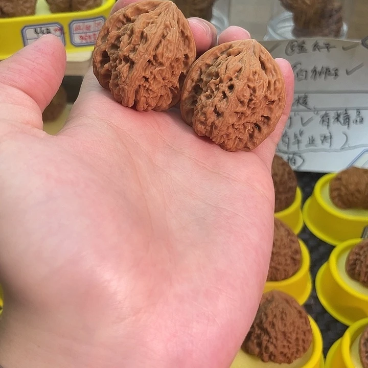 文玩核桃把件188号37尺南疆石微凹微龟背