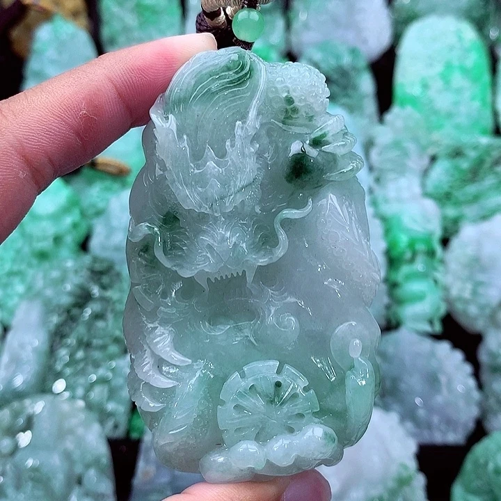 天然A货翡翠龙牌