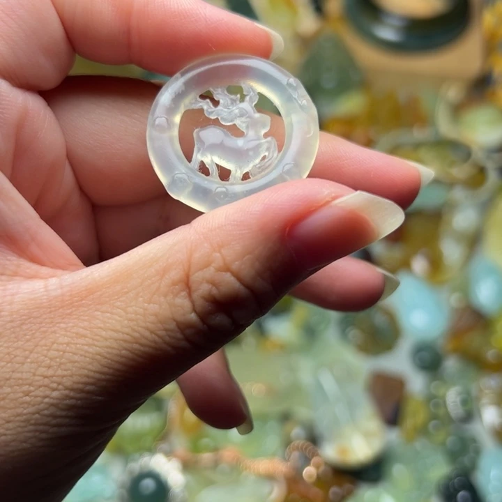 未镶嵌蛇纹石玉微瑕吊坠