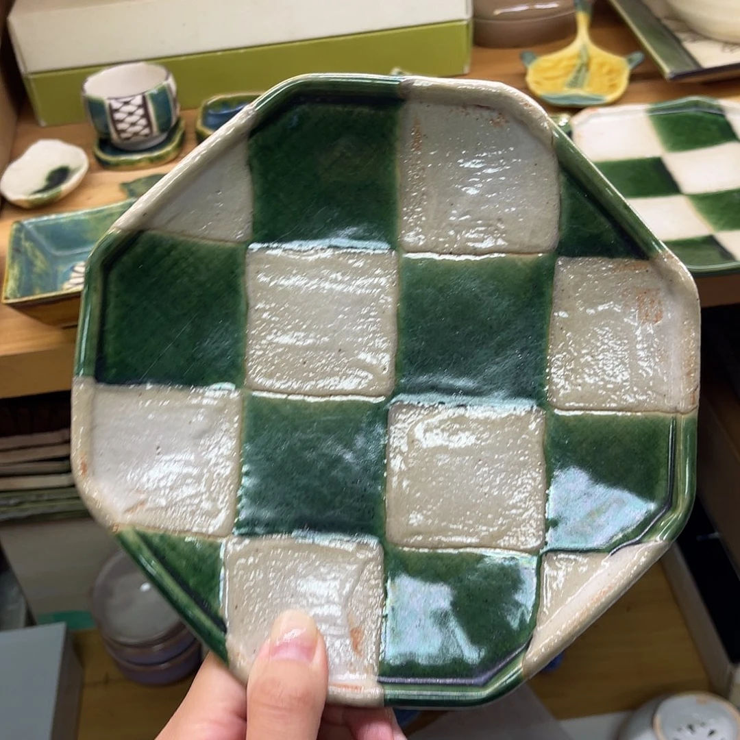 h***a瓷片棋盘格六边盘子