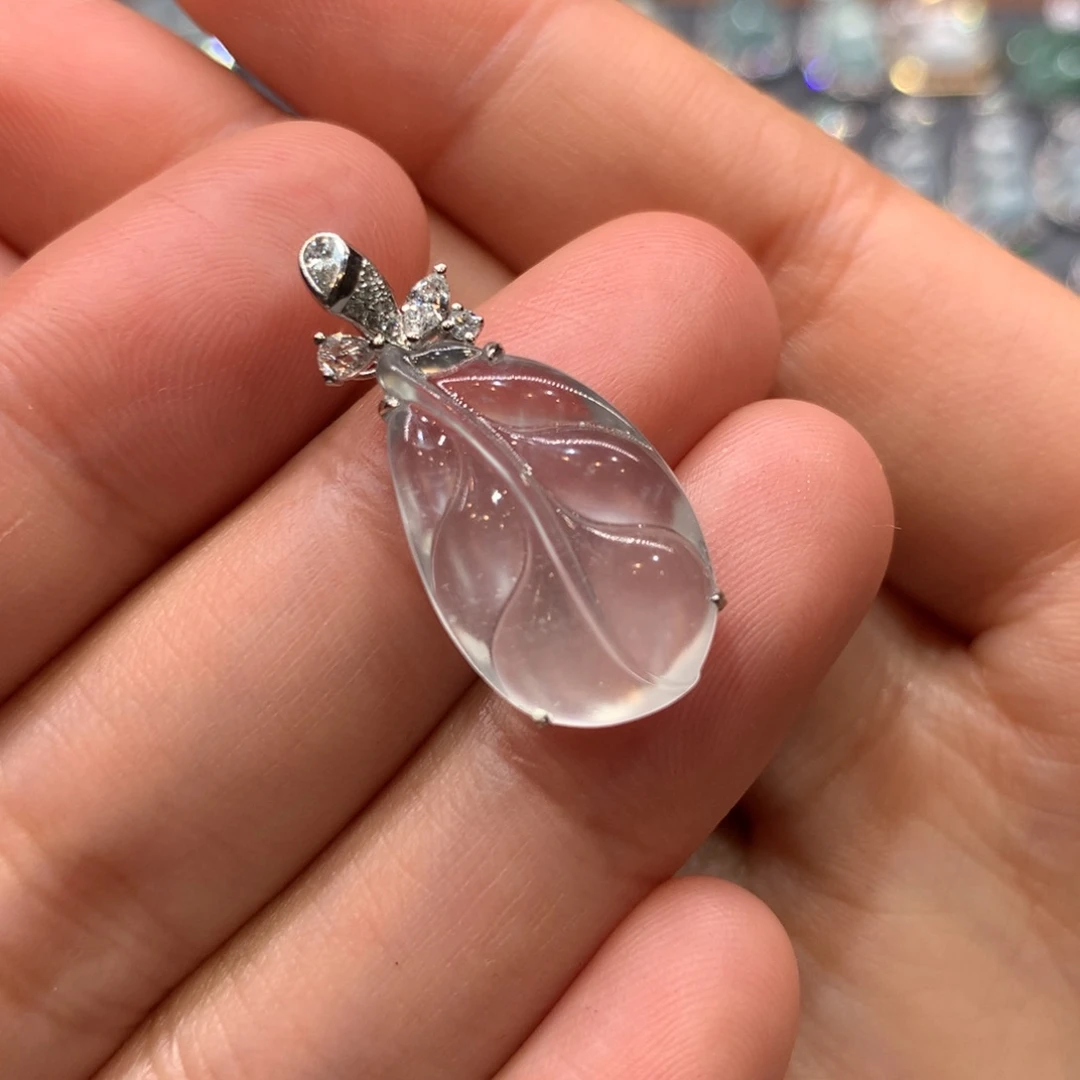 翡翠颈饰18K金镶嵌吊坠