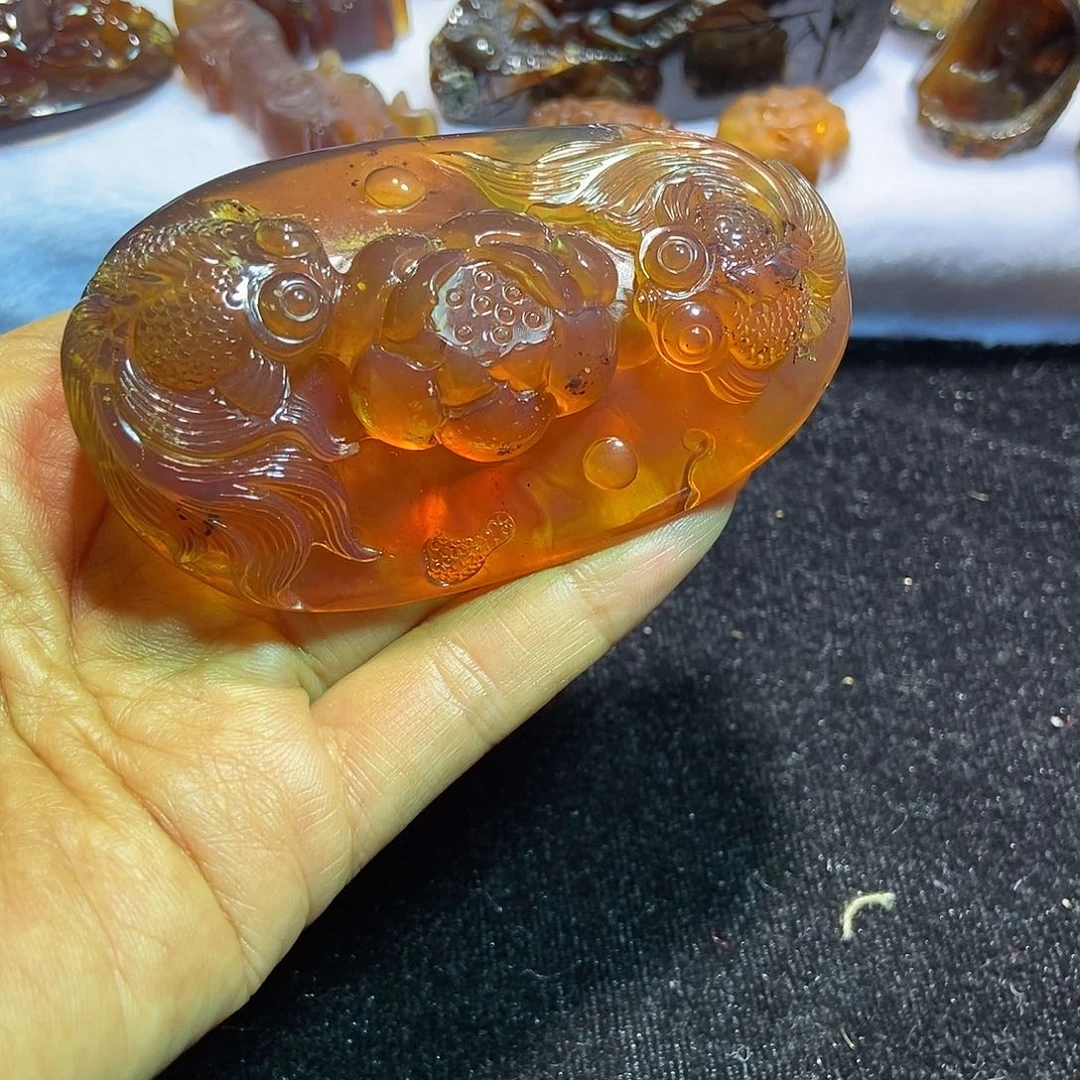 琥珀颈饰未镶嵌金鱼