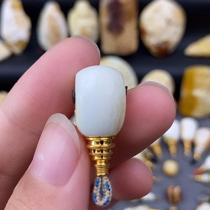 裸石琥珀未镶嵌10金塔三通c182