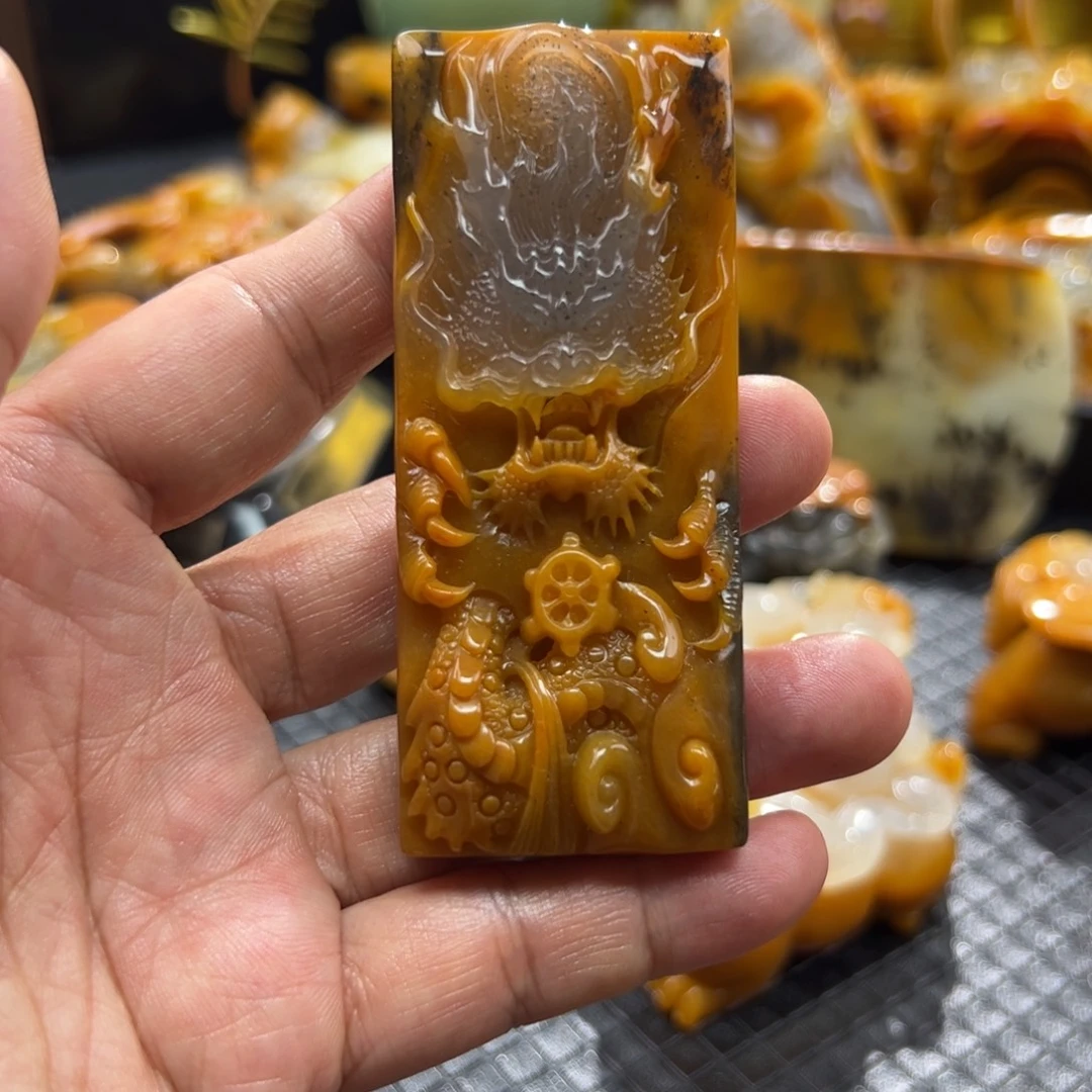 石英质玉未镶嵌颈饰