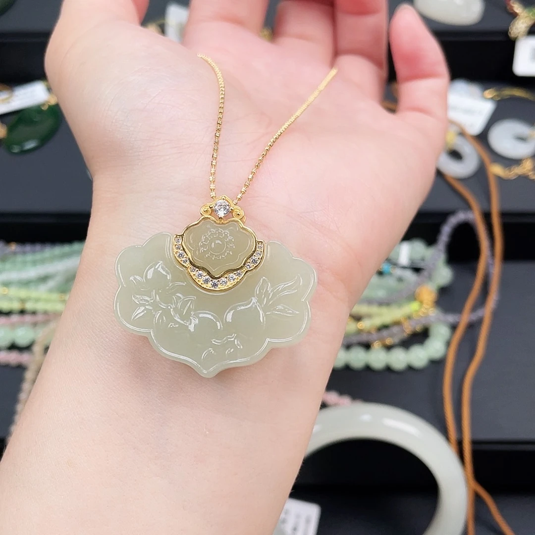 和田玉未镶嵌颈饰