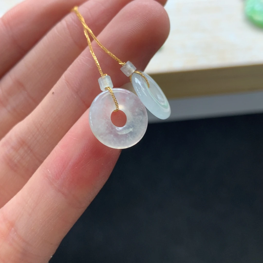 翡翠未镶嵌颈饰吊坠