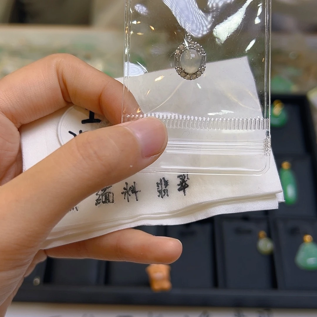 翡翠颈饰银S925镶嵌翡翠