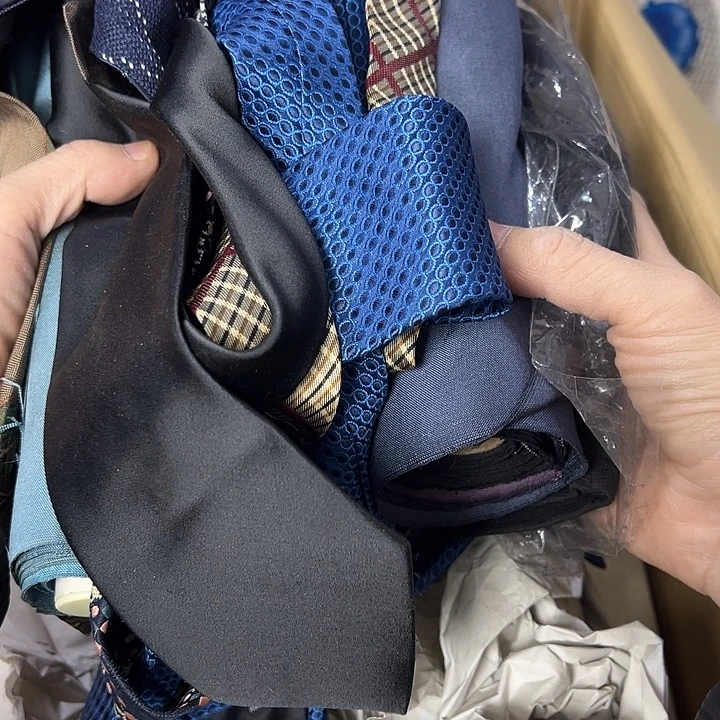 阳***晨你在干嘛呢我在洗衣服呢我