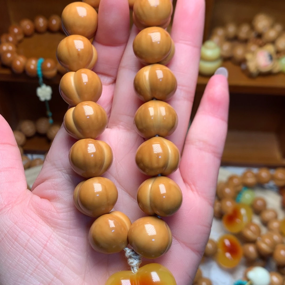 猴头核桃把件16高定屁桃手持爱心