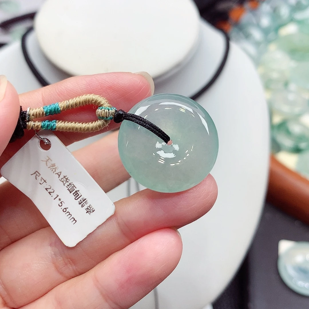 翡翠未镶嵌颈饰编号8，22.1/5.6