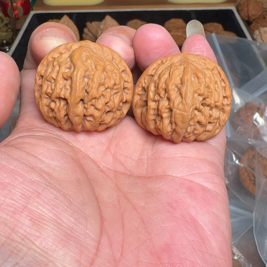 文玩核桃吊坠平谷九龙 尺寸38