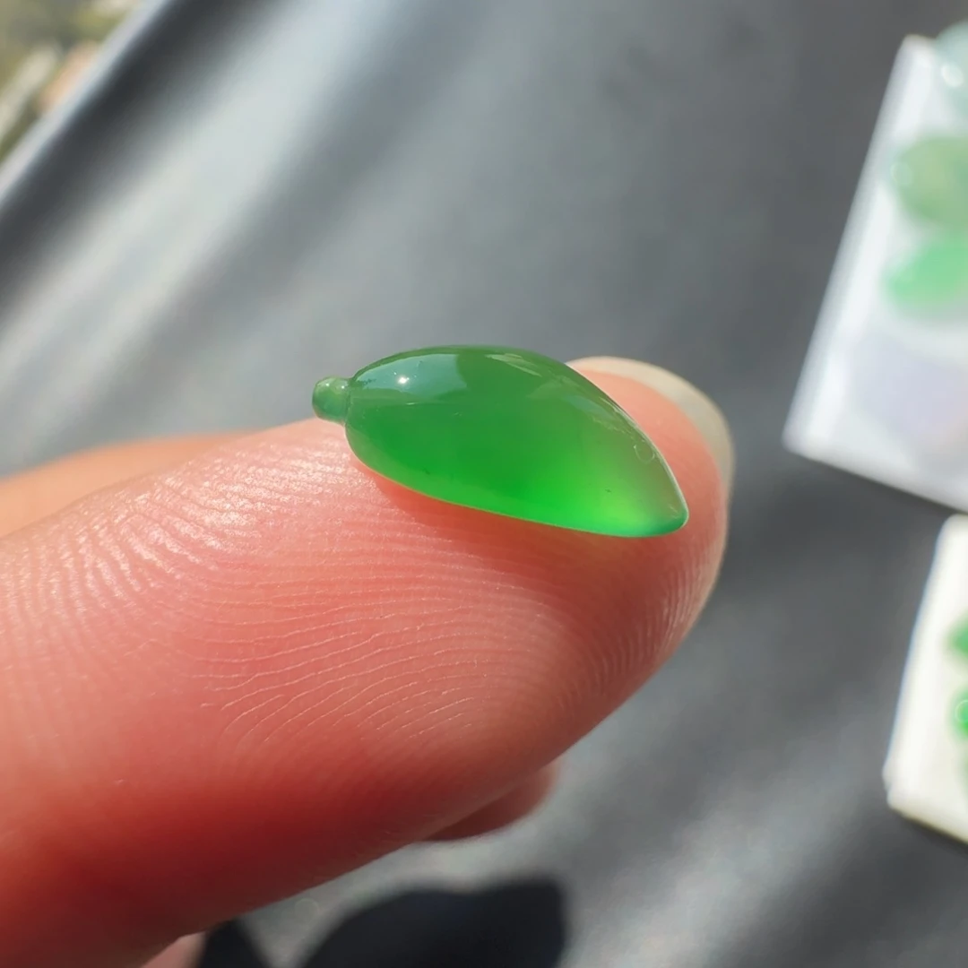 定制翡翠未镶嵌冰种满绿福瓜