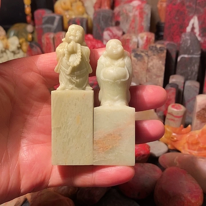 昌化鸡血石豆青冻