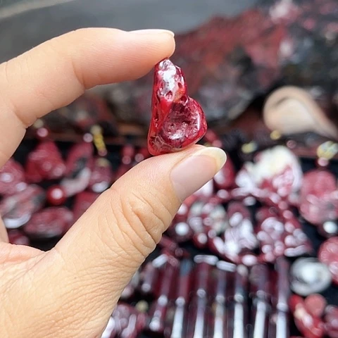 【闪购商品】天然辰砂天然原矿朱砂吊坠