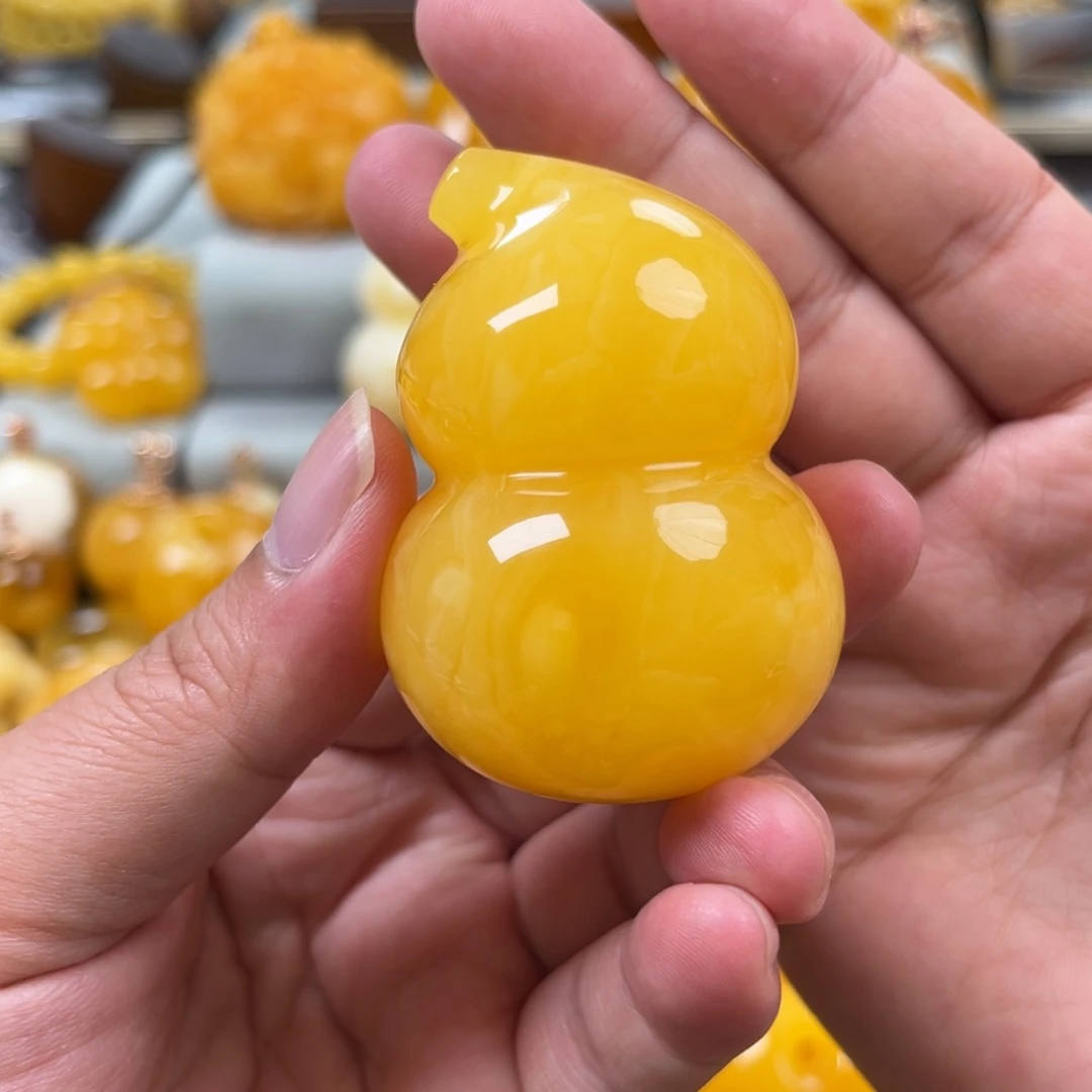 蜜蜡未镶嵌珠宝奇石