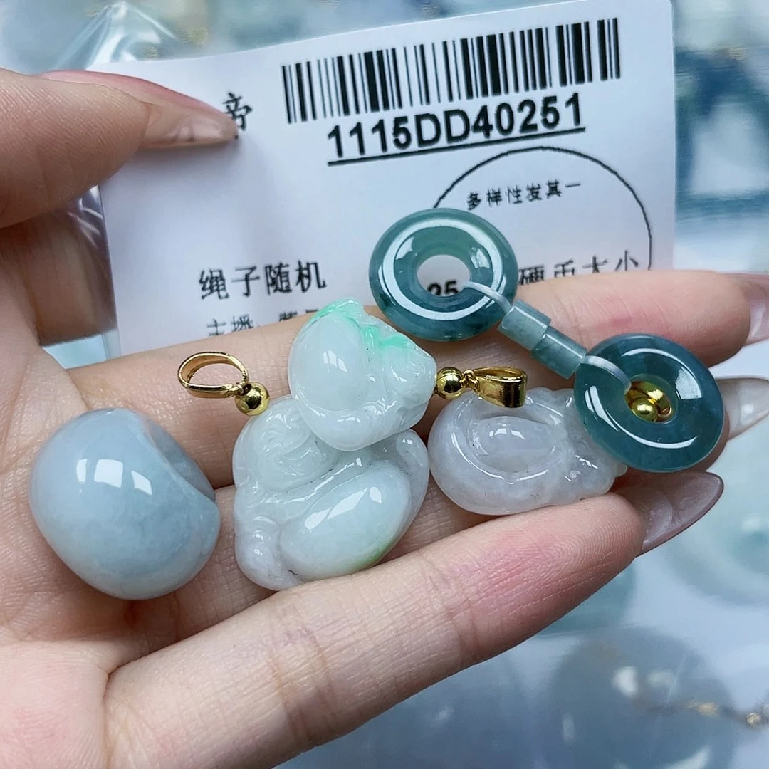 吊坠(不含链)未镶嵌翡翠