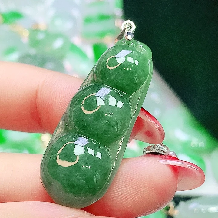 翡翠未镶嵌项圈翡翠