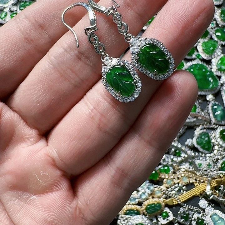 翡翠颈饰未镶嵌天然A货翡翠放漏