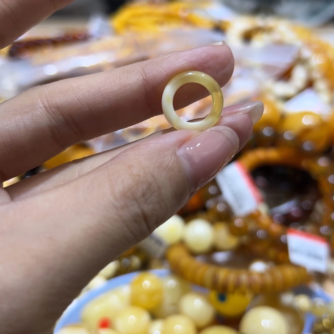 琥珀珠宝奇石未镶嵌