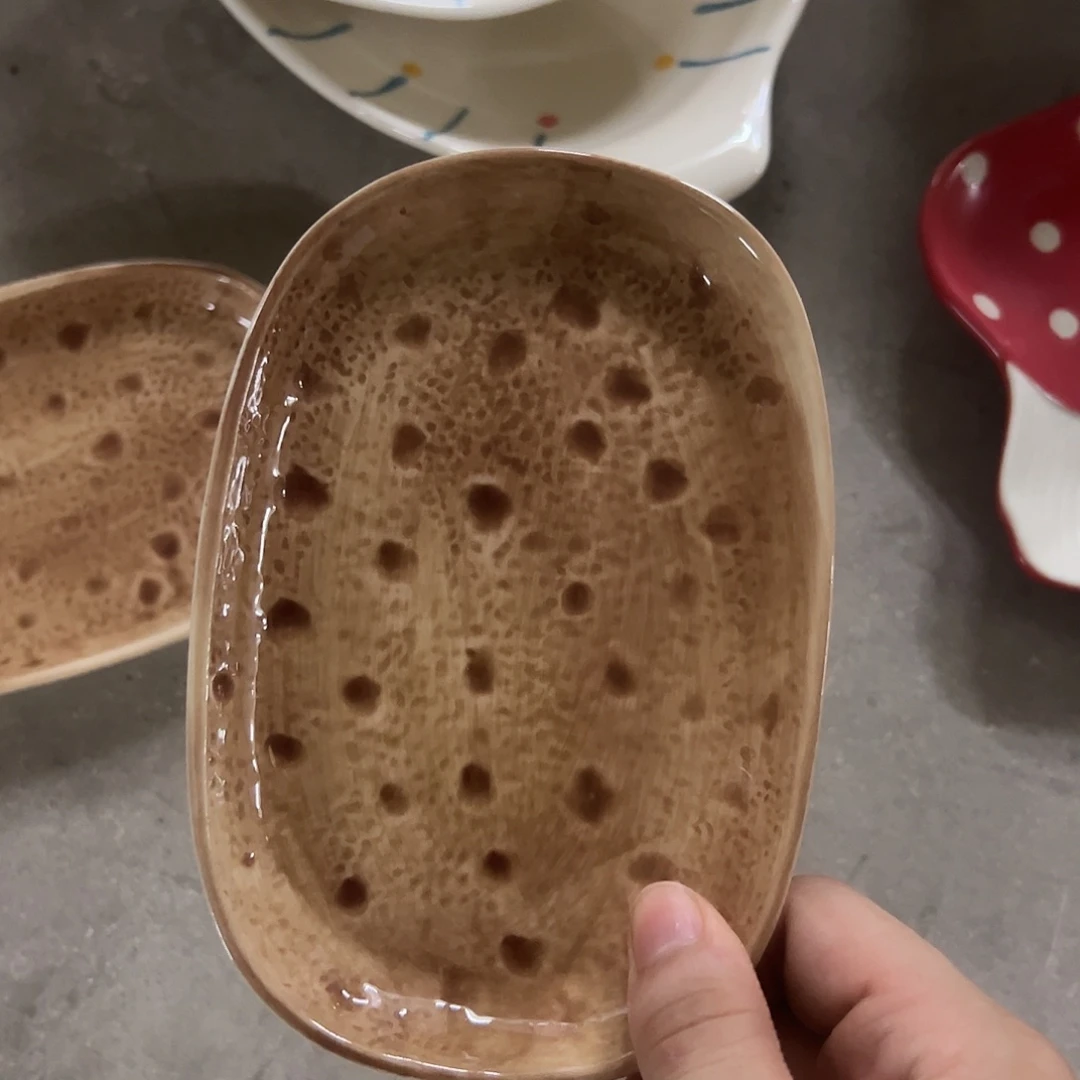 搪瓷微瑕小骨碟一个