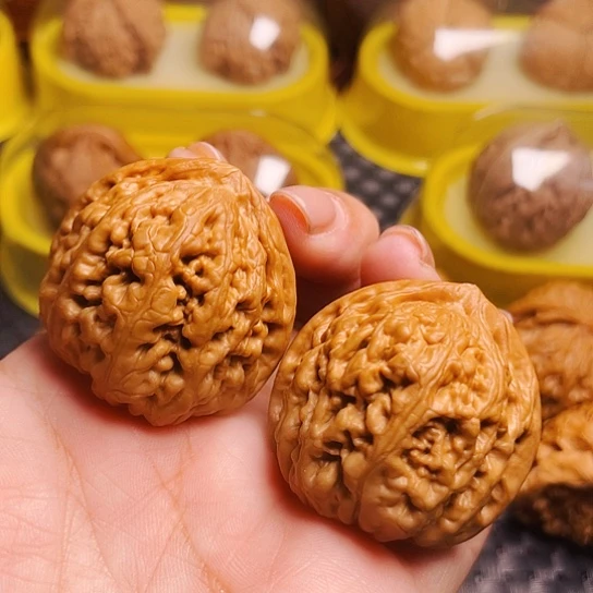 文玩核桃38尺凤凰台