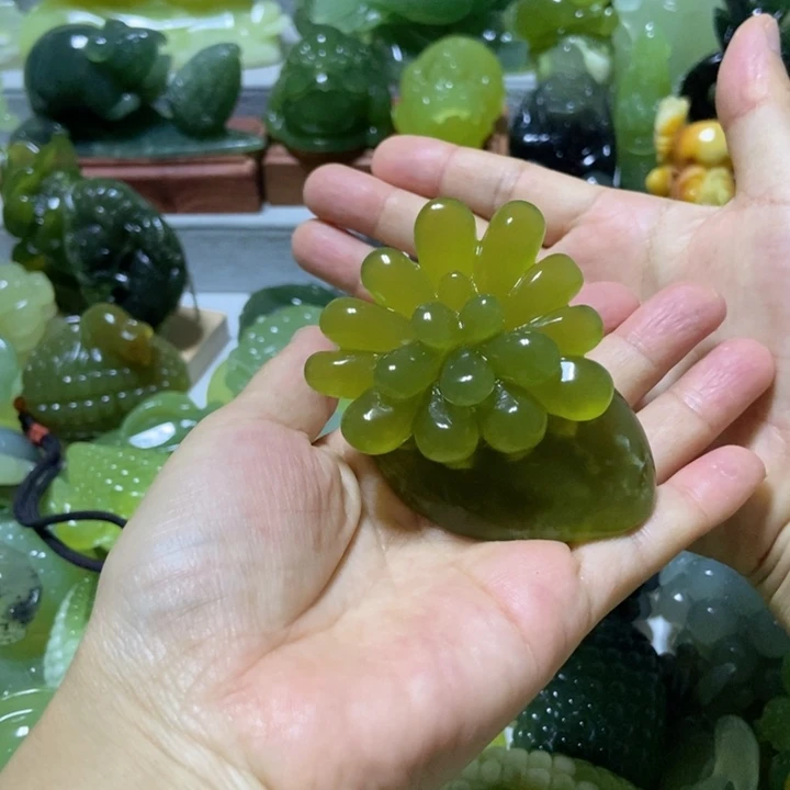 【闪购商品】蛇纹石玉未镶嵌把件如*.