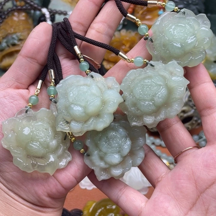 蛇纹石玉未镶嵌吊坠