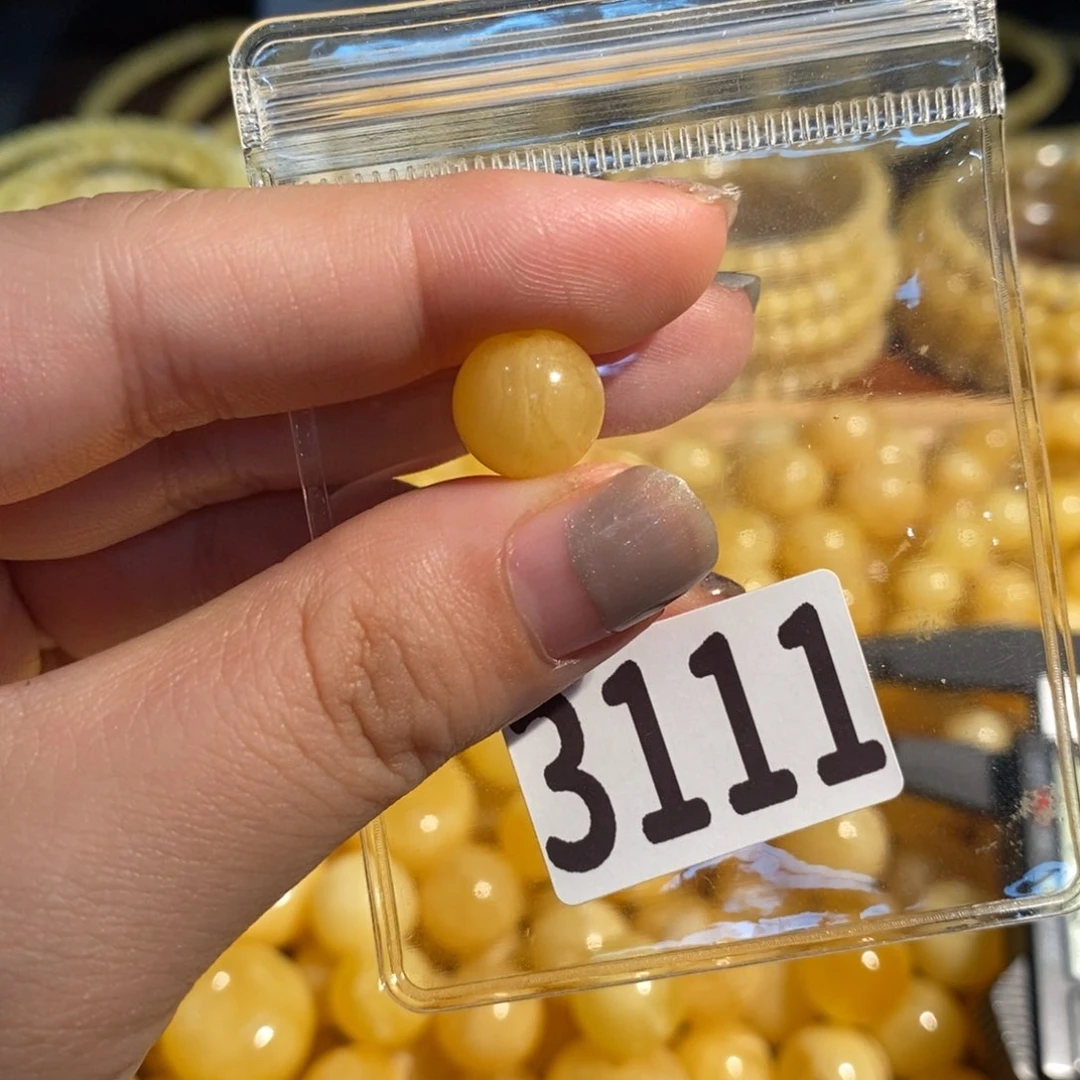 未镶嵌琥珀珠宝奇石3111