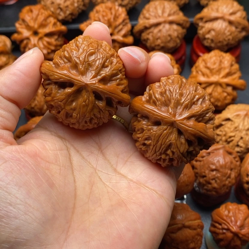 【闪购商品】文玩核桃把件42宫灯