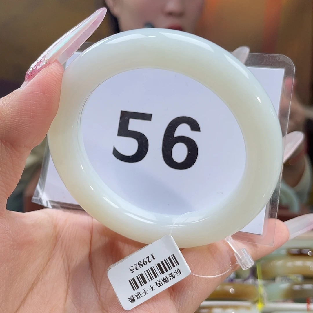 未镶嵌手镯和田玉超油润白镯！！强推！