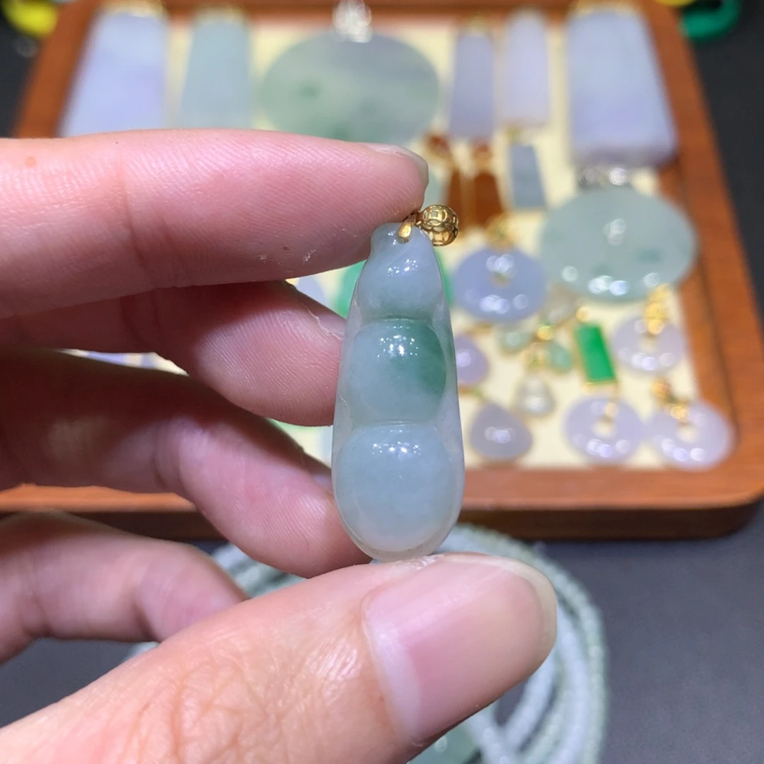 吊坠(不含链)18K金镶嵌翡翠