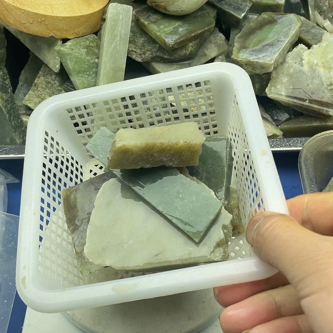 和田玉（糖玉）未镶嵌吊坠(不含链)