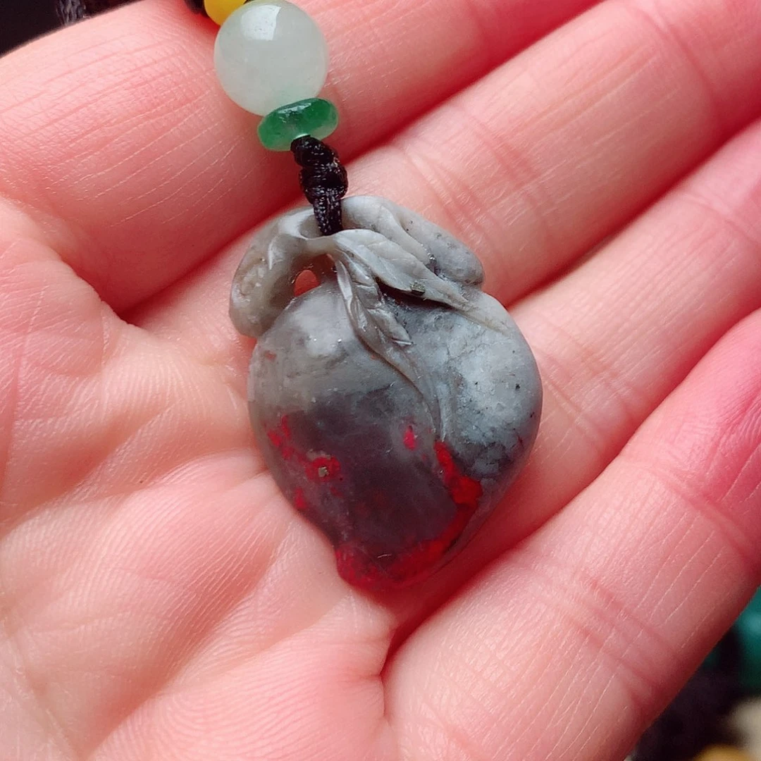 昌化鸡血石人*精美挂件