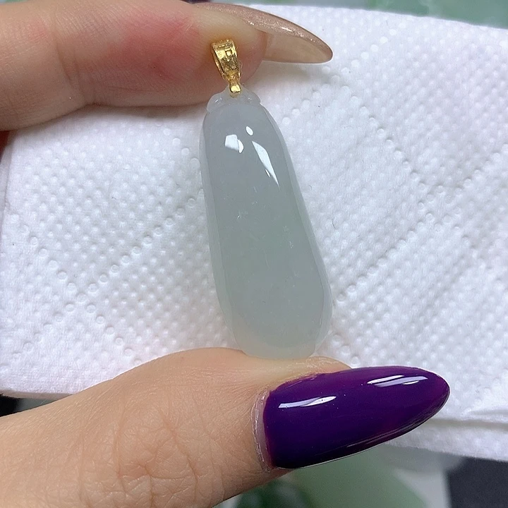 翡翠未镶嵌颈饰挂件