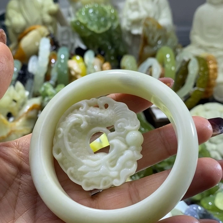 岫玉未镶嵌岫玉手镯