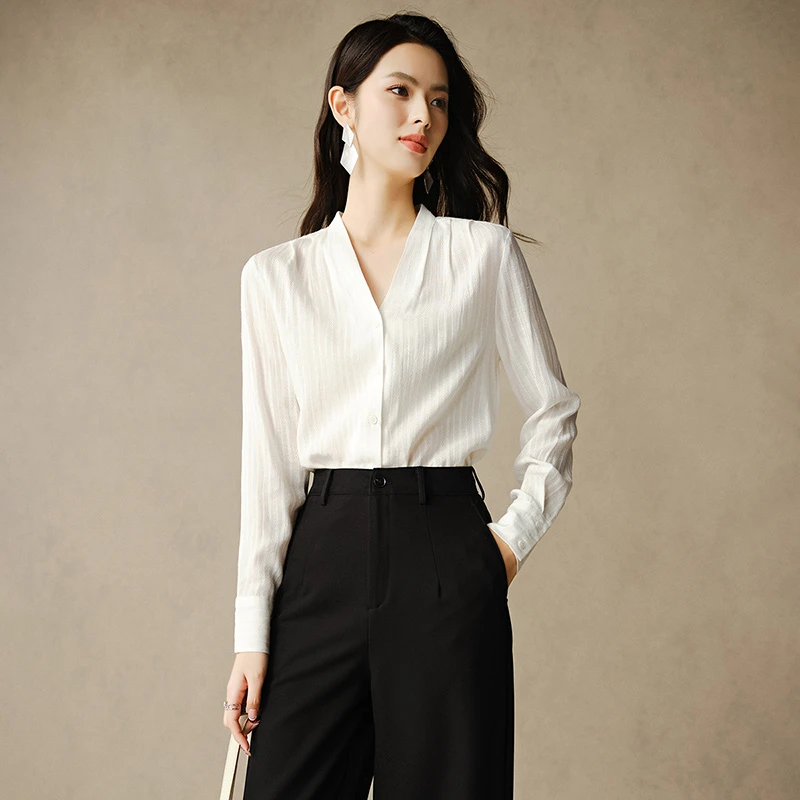 晚白【新品】2025早秋亚麻V领衬衣长袖人棉衬衫女24102308