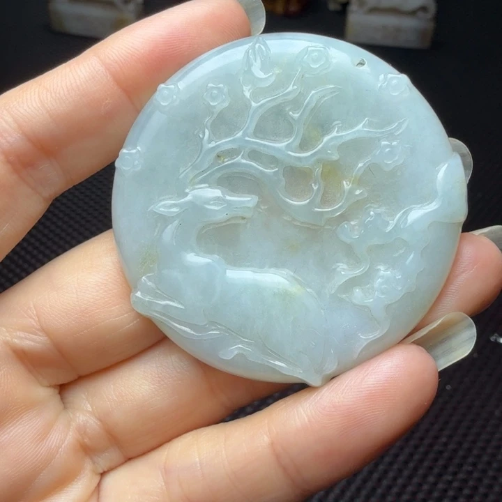 翡翠未镶嵌挂件玉鹿挂件