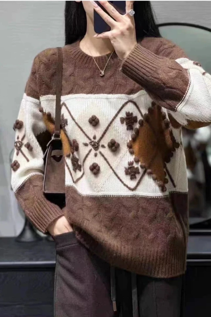 欧货秋冬新款圆领拼色提花7651毛衣女宽松慵懒风针织上衣