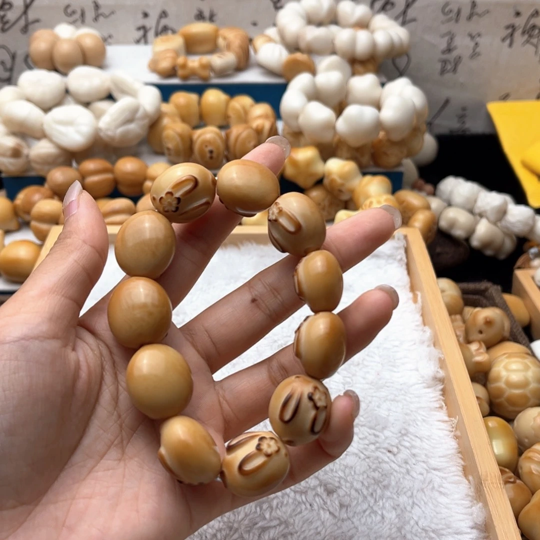 吊坠菩提根/象牙果卡2021兔兔