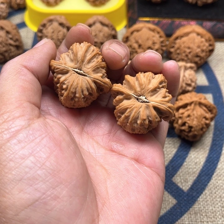 文玩核桃吊坠?****?白狮子