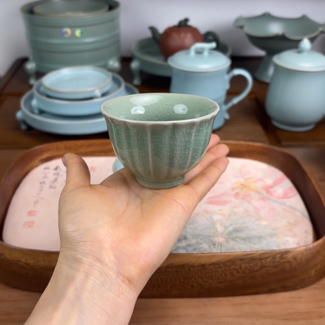 杯子陶瓷豆绿釉菊瓣杯一级品