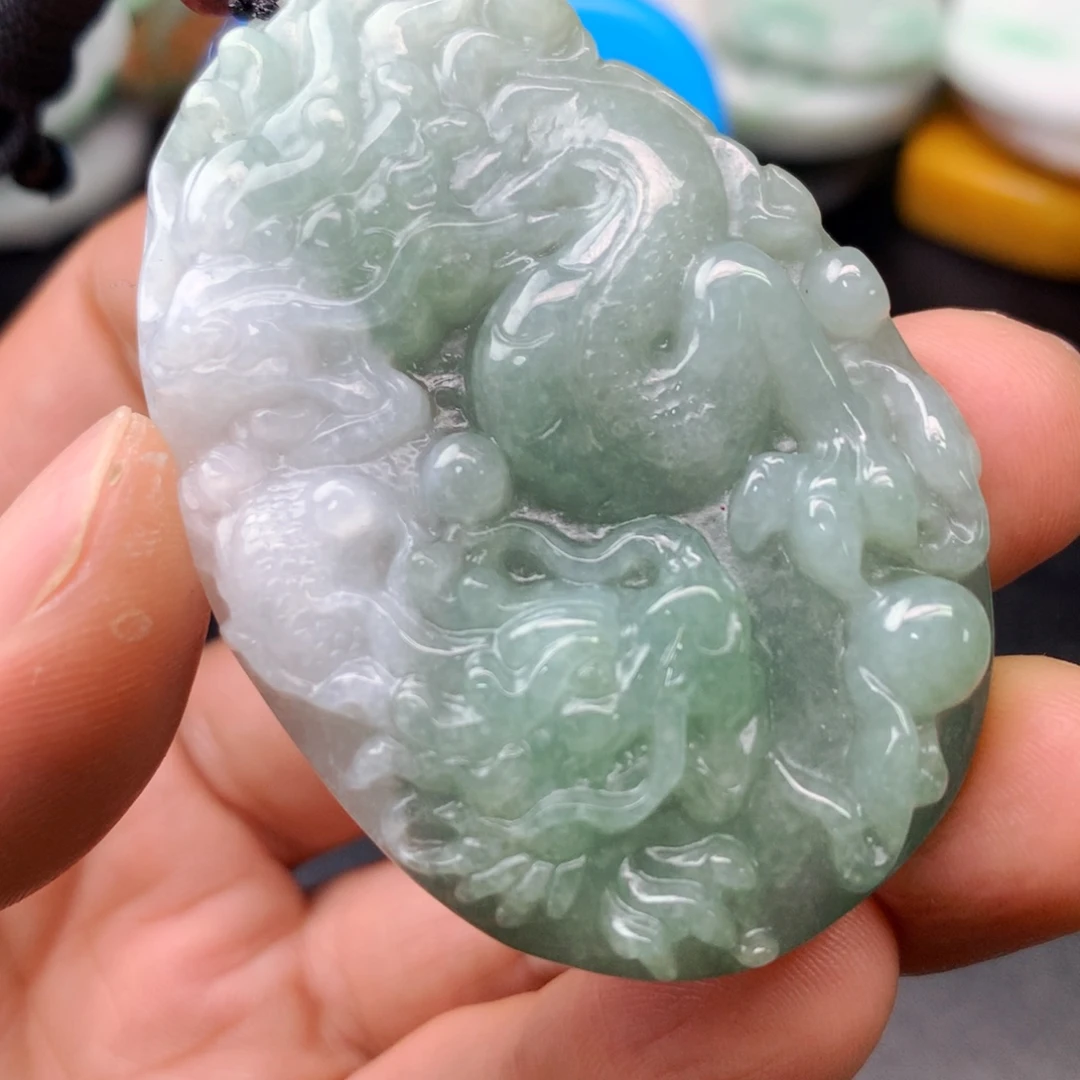 翡翠未镶嵌颈饰翡翠首饰和翡翠珠宝