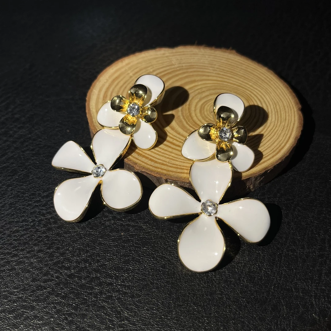 铜合金玻璃耳饰 013中古复古植物花卉白色女耳钉耳夹