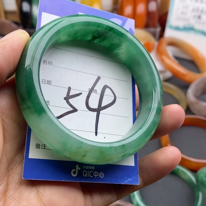 未镶嵌手镯石英质玉