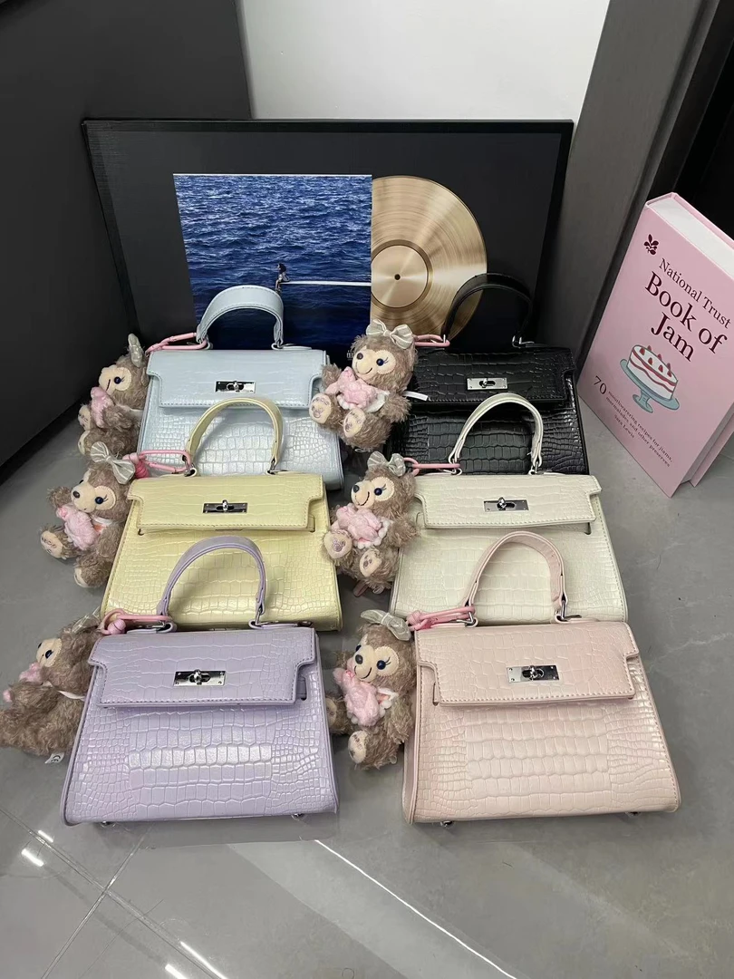 新款！纯色亮面千金风小凯莉M7001