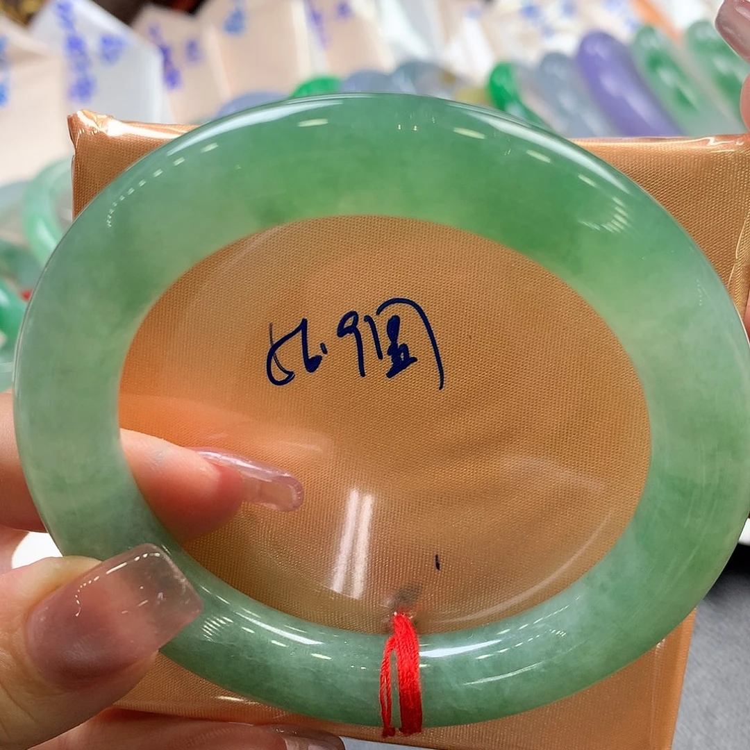 翡翠手镯未镶嵌56.9圆条