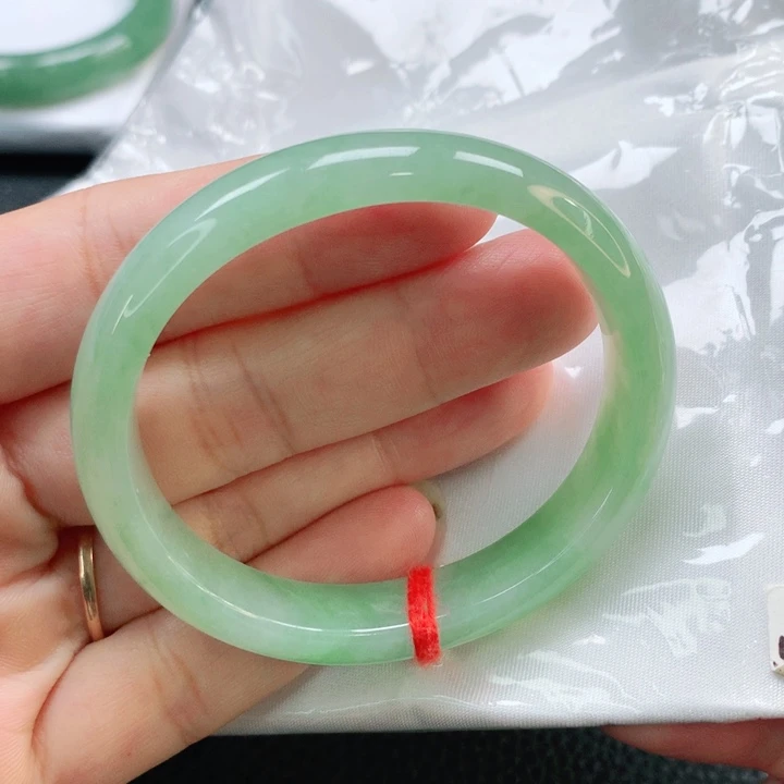 未镶嵌手镯翡翠52贵妃