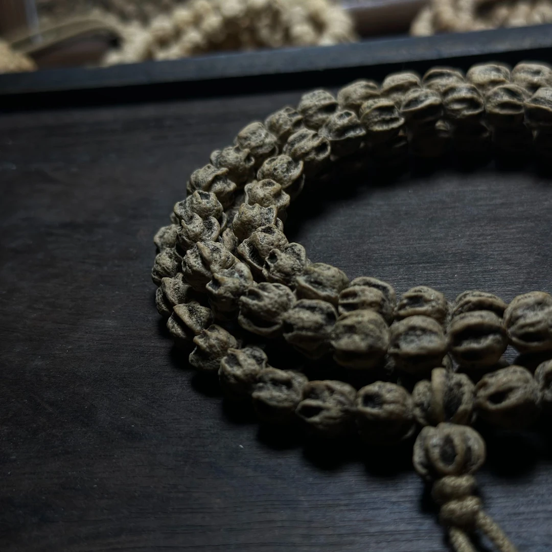 热振柏香籽手串【鬼冥】原桩龙脊多棱深坑鬼脸高油密108长串文玩