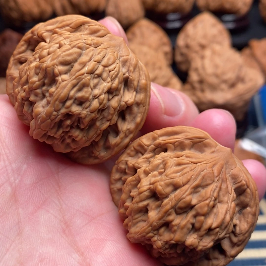 文玩核桃把件42至尊虎头